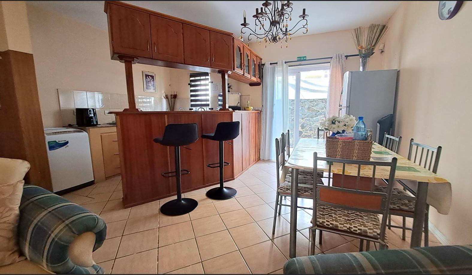 Sunshine Luxurious Villa:4 Mins Walk From Beach Flic-en-Flacq Екстериор снимка