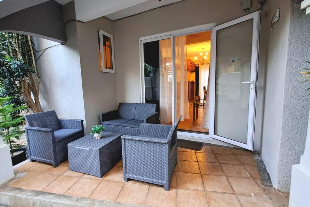 Sunshine Luxurious Villa:4 Mins Walk From Beach Flic-en-Flacq Екстериор снимка